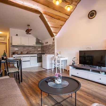Apartman Mila ヨスィト エクステリア 写真