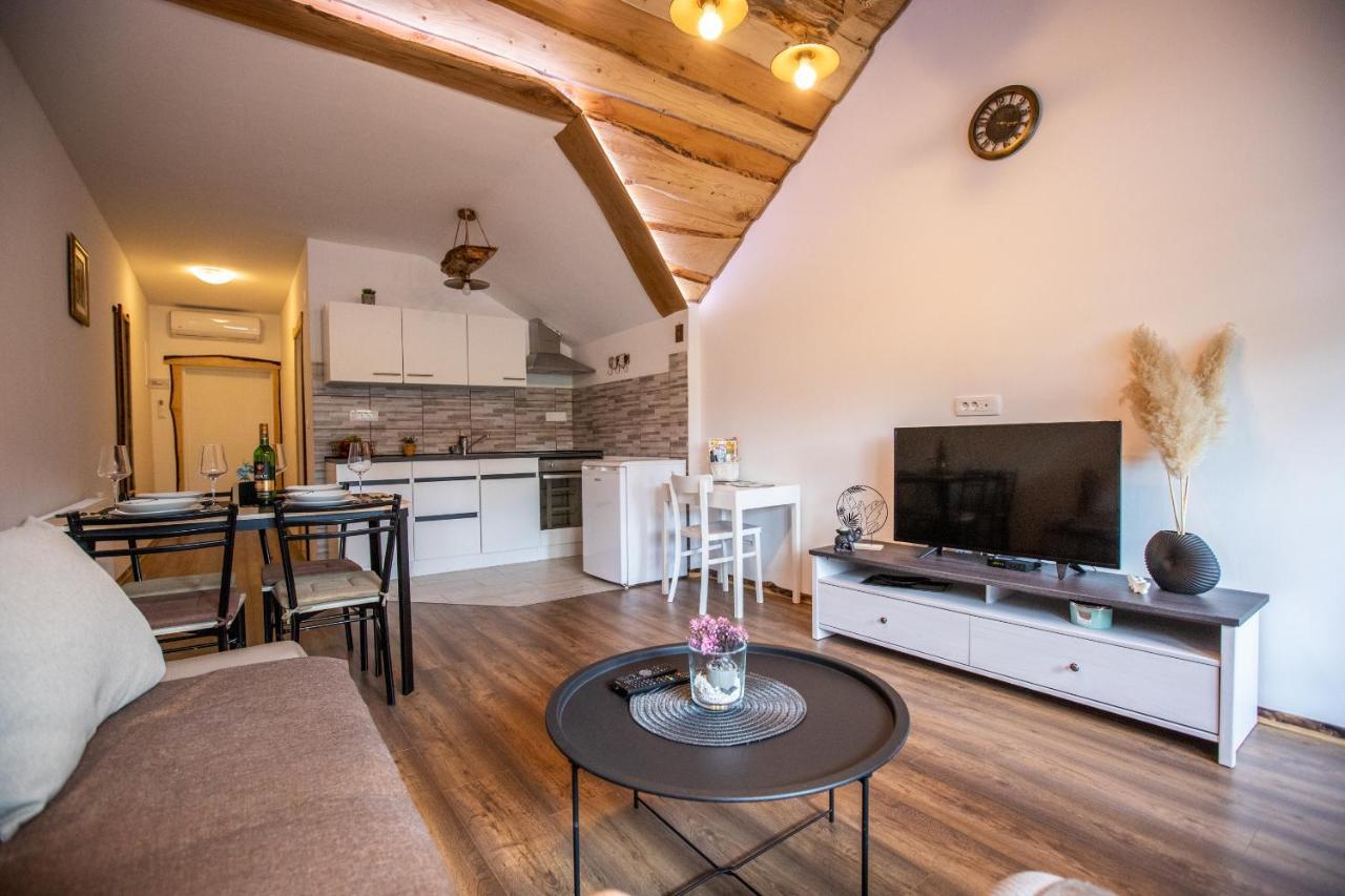Apartman Mila ヨスィト エクステリア 写真